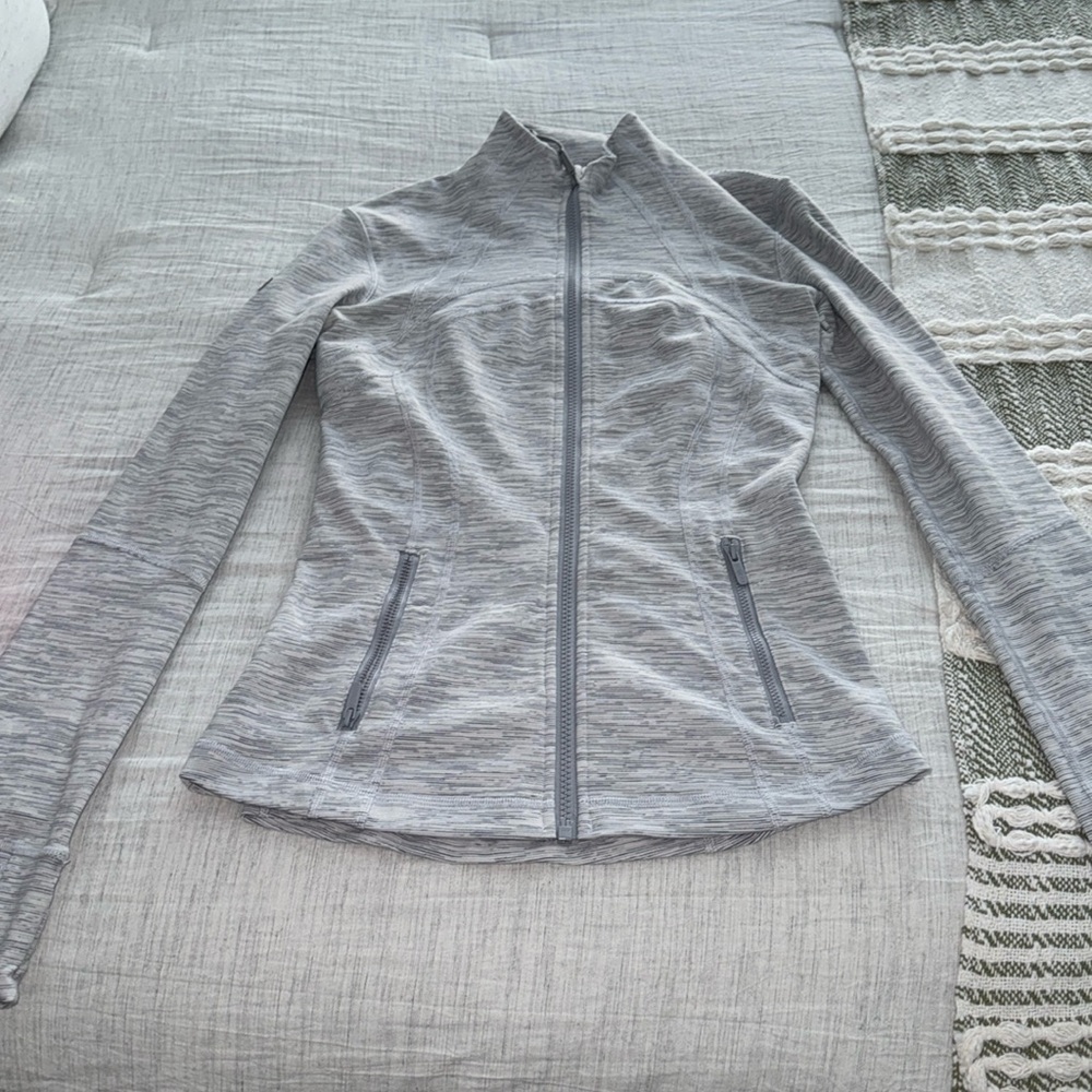 Lululemon Heathered Gray workout Jacket! Size 6